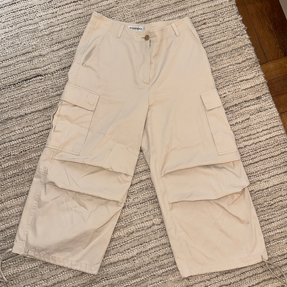SPORTMAX low rise tan cargo trousers *about 34in across*